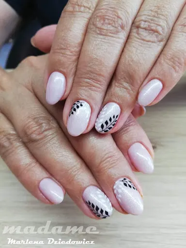 Madame - stylizacja paznokci. Pielęgnacja dłoni i stóp